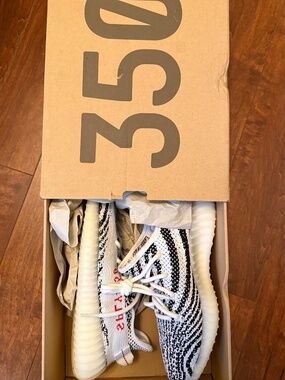 Yeezy Boost 350 Zebra